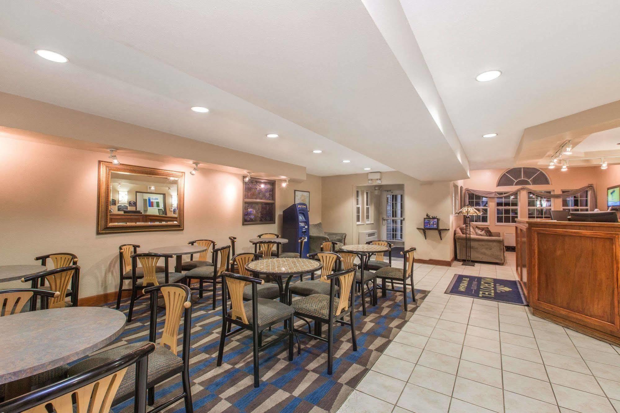 Baymont Inn & Suites By Wyndham Anchorage Airport Exterior foto